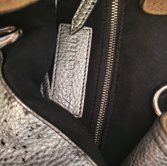 ***SOLD***HARD TO FIND Burberry studded ashby - Picture 4 of 8